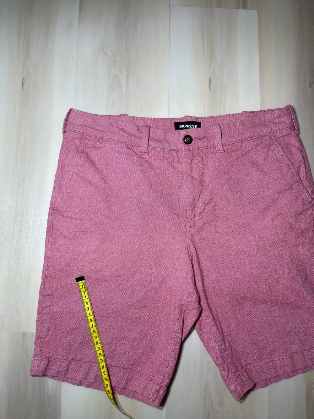 Express Classic Stretch Slim Salmon Shorts At the Knee 9” Inseam Men Sz 32